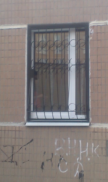 Дутая решетка на окно